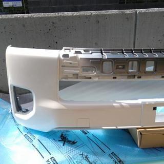 ハイエース4型ワイド　純正フロントバンパー