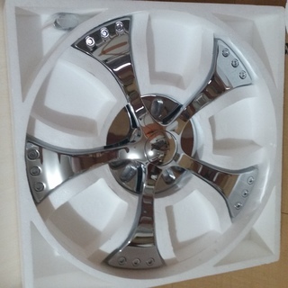 タイヤホイールスピナー4枚セットナット付　新品中古