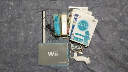 Wii一式（専用ラック付き）すぐ遊べます(^^)