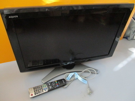 シャープ AQUOS26型 液晶テレビ LC-26E8 2011年製 美品 喜多俊之デザイン アクオス