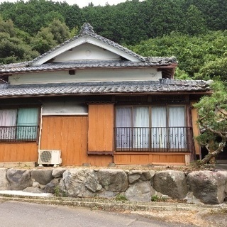 住んでみませんか？ほたるの湯に近く、温泉付きの家です。い