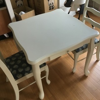 猫足 白テーブルイスのセット