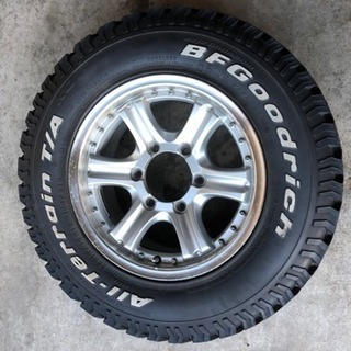 取引中】最終値下げ！ハイエース用 バリ溝フリピン！