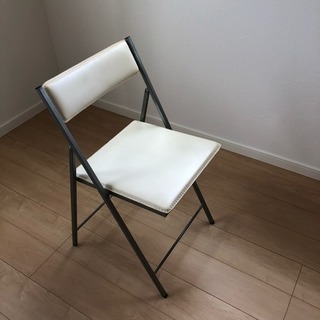 ニトリ 折りたたみ椅子 ホワイト