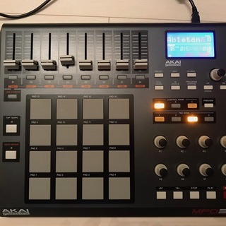AKAI アカイ MPD32 MIDI パッドコントローラー