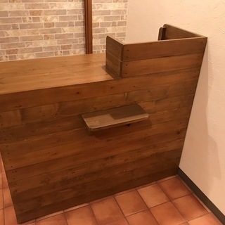 のぶぶ 福岡発☆中古 美容室 受付レジカウンター台 非対称U字型 【