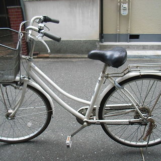 無料配達地域あり、税込9,800円、26インチ、ホワイト、内装3段変速の中古自転車を自転車出張修理店グッドサイクルが出品 無料配達地域あり、税込9,800円、26インチ、ホワイト、内装3段変速の