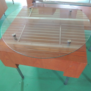アパレル什器　丸ガラス＆木製 テーブル　W90 × D90 × ...
