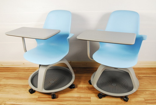 美品 Steelcase node スチールケース 2脚セット ノード オフィスチェア ミーティングチェア 回転椅子　学校 セミナー トリポド 収納あり　アントレ