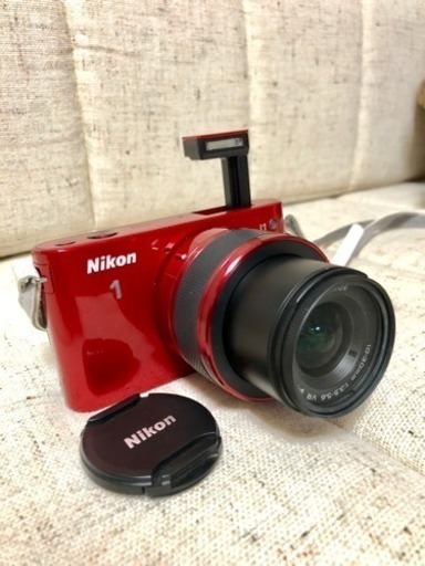 ニコンの大人気ミラーレス一眼カメラ Nikon J1（鮮やかレッド）