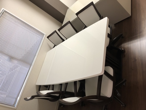 会議テーブル　椅子6個　事務机　全込み3万円