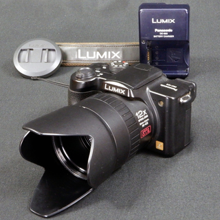 Panasonic DMC-FZ5-K LUMIX デジタルカメ...