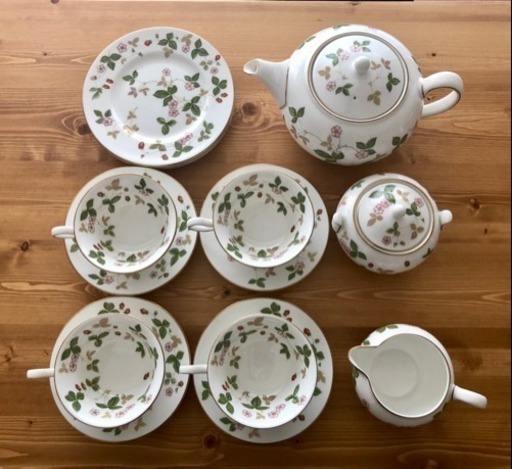 [値下げ]ウエッジウッド ワイルドストロベリー茶器フルセット [美品]