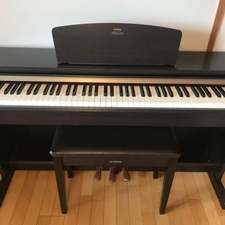 YAMAHA 電子ピアノ (お話中)