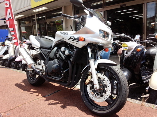 NO.2182　ＦＺ４００　水冷４サイクル１６バルブ４気筒エンジン ☆彡