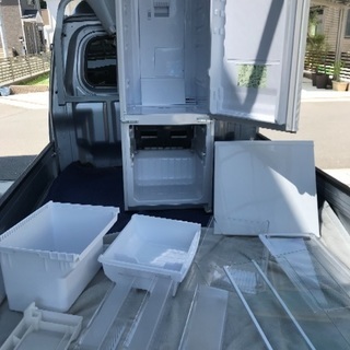 取引中2017年製シャープ冷凍冷蔵庫137L。千葉県内配送無料。設置無料。