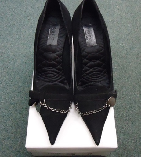中古美品☆グッチ GUCCI パンプス ピンヒール スエード 鎖☆36C★サイズ23.5～24ｃｍ 発送可能