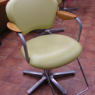 タカラベルモント　美容セット椅子1台～お譲りします。