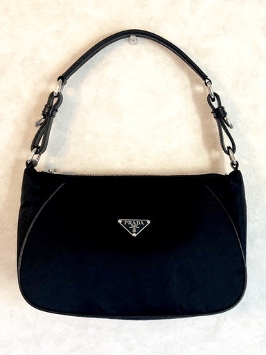 PRADA Gカード付き　ショルダーバッグ（*^_^*）