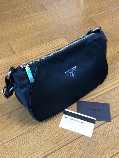 PRADA Gカード付き　ショルダーバッグ（*^_^*）