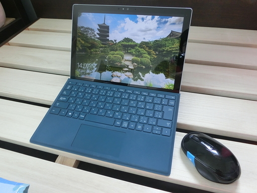 Surface Pro 4 (256GB / i5-6300 / 8GB / Win10(64bit) /  12.3inch)！美品！