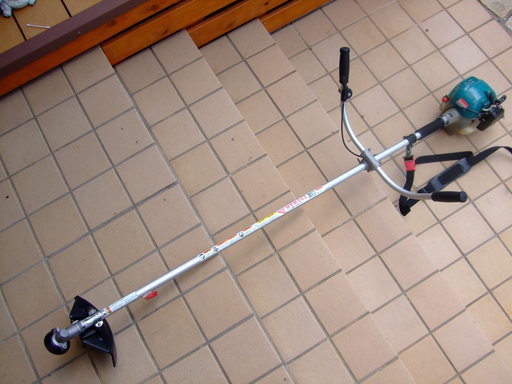 ★makita  エンジン 刈払機 草刈機 芝刈機  優良動作美品