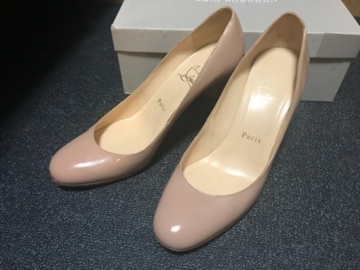 クリスチャンルブタン ベージュ パンプス サイズ38.5サイズ
