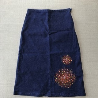デニム  スパンコール付き刺繍 スカート
