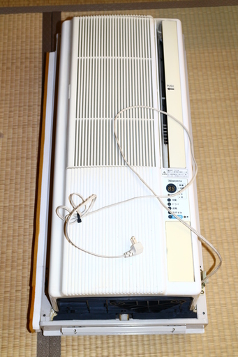 「ご成約済み」しっかり冷えます！！　窓用 エアコン ワンオーナー 使用回数１００回程度！  未使用部品多数！！取り付け説明書　取説　書類　保証書（切れてます）付属　程度良かと 煙草 子供 ペット無し環境で使用！！MORITA 窓用ルームエアコン 冷房 専用タイプ\u003cスリムタイプ\u003e MAC-R18PA-W ホワイト　取り付け・取り外しプロの業者に依頼しています！！