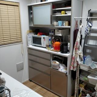日本製食器棚（幅120cm）　2年間のみ使用