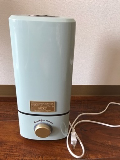 加湿器 水色でおしゃれ✨美品