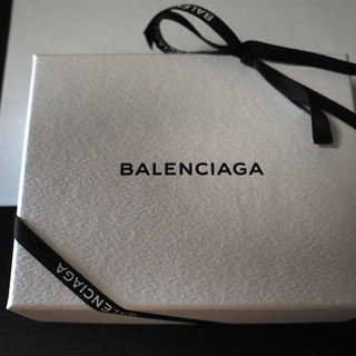 バレンシアガ ミニウォレット ペーパー 財布