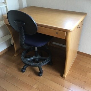 机と椅子のセット
