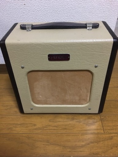 Fender Champion 600 小型ギターアンプ