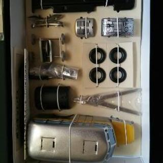 ブリキの組み立て式モデル