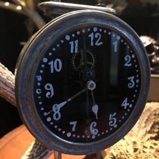 発送不可です。古物 時計 インテリアなどに。