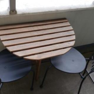 【終了】バルコニーテーブルと椅子のセット