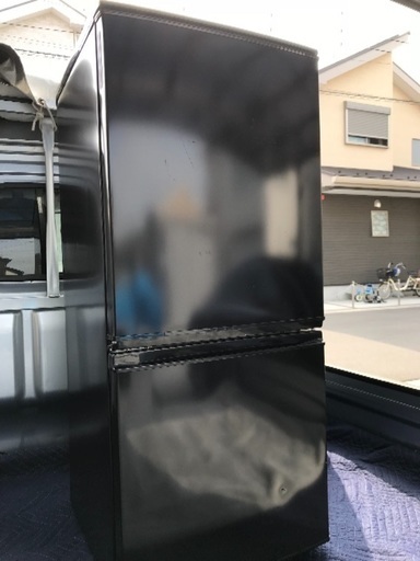 取引中。2011年製シャープどっちもドア冷凍冷蔵庫黒。千葉県内配送無料。設置無料。