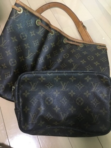 取引中ルイヴィトン巾着型ショルダーバッグとセカンドバッグ