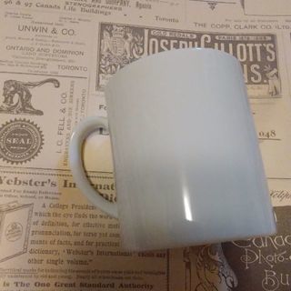 真っ白なマグカップ