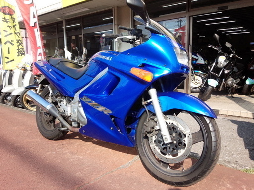 NO.2194　ＺＺＲ２５０　水冷４サイクル８バルブ２気筒２５０ｃｃエンジン　☆彡