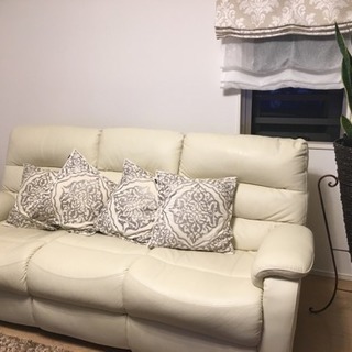 ニトリ 本革 電動ソファー リクライニング アイボリー