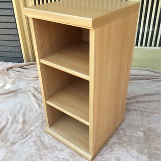 新古品 本棚 カラーボックス(ベージュ色) 木製 キャビネット
