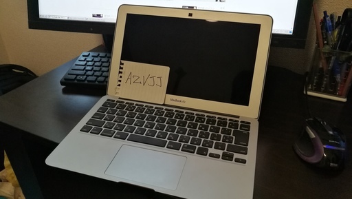 MacBook Air 11インチ・1.7GHz i5・4GB・ＨＤＤ６４ＧＢ