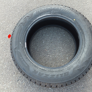 ★☆バリ山☆★【BRIDGESTONE /ブリヂストン】 BLIZZAK DM-V2/ブリザック/スタッドレス/タイヤ ■ 225/65R17 102Q ■16年製 イボ残り有り