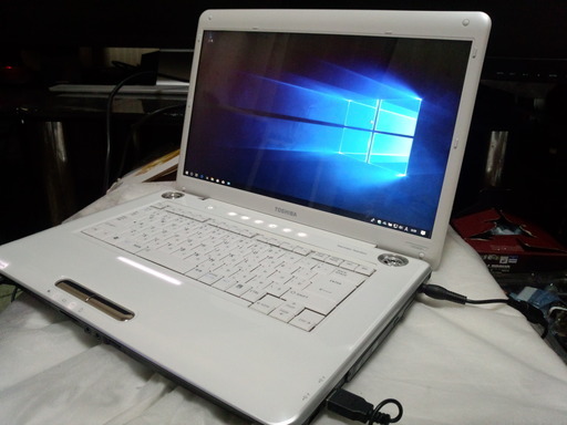 ノートパソコン 東芝 Dynabook TXE/68HE Windows10 メモリ4GB HDD320GB 本体使用時間約1120時間 保証付き