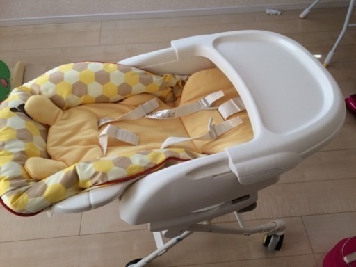 値下げ美品！combi ネムリラ ハニー プーさん ハイローチェア