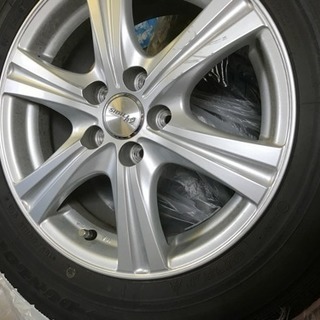 タイヤ15インチ4本です