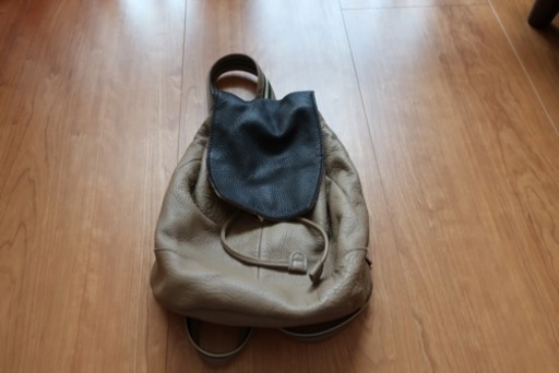 パピヨネ リュック 2way 背面ファスナー 美品 レザー