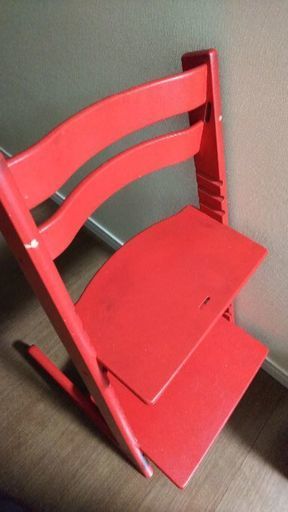ストッケ椅子   赤